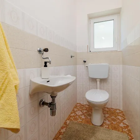 Meri 1st Floor Драмаль